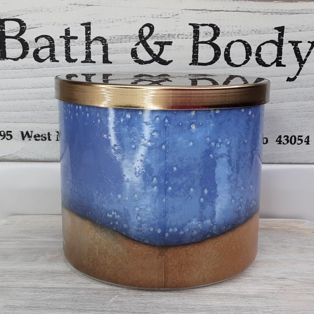BATH & BODY WORKS 'FRESH SPRING MORNING' 3-WICK CANDLE 'WHITE BARN' - Picture 2 of 8